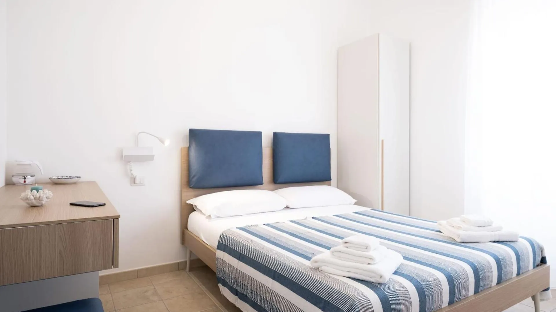 招待所 Nautika Suites 阿尔盖罗