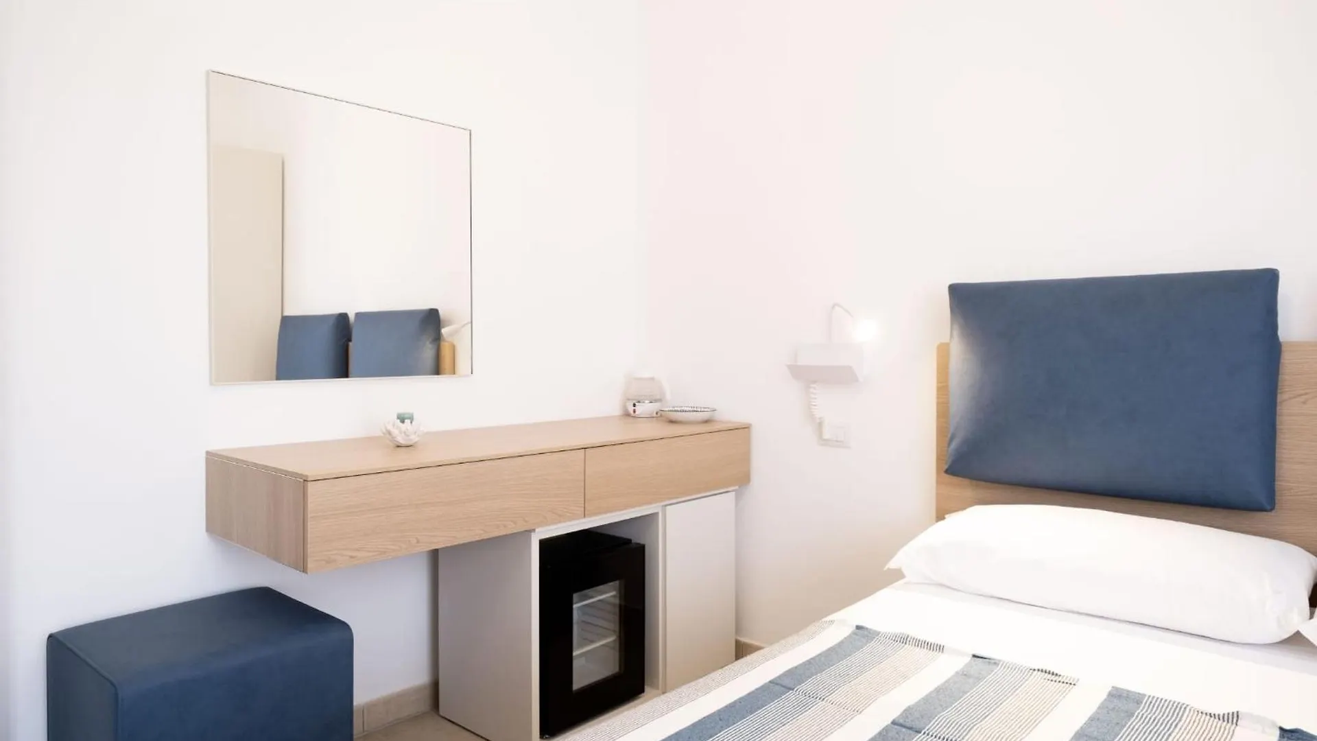 Nautika Suites 阿尔盖罗