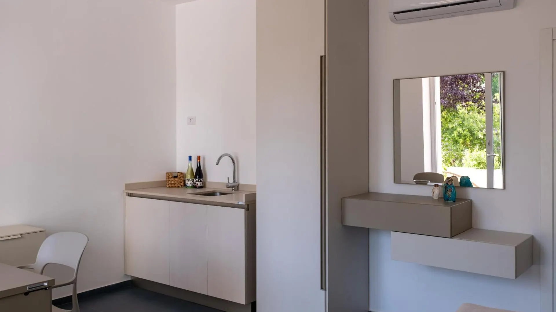 Nautika Suites Alghero 0*,  Italien