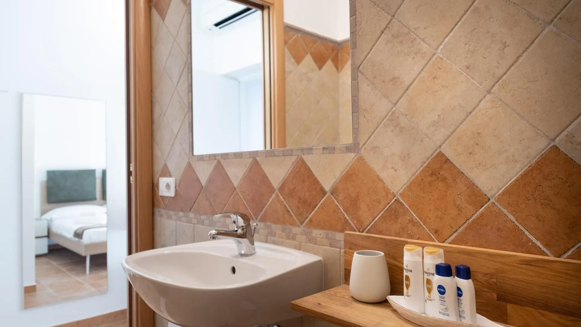 بيت ضيافة Nautika Suites ألغيرو